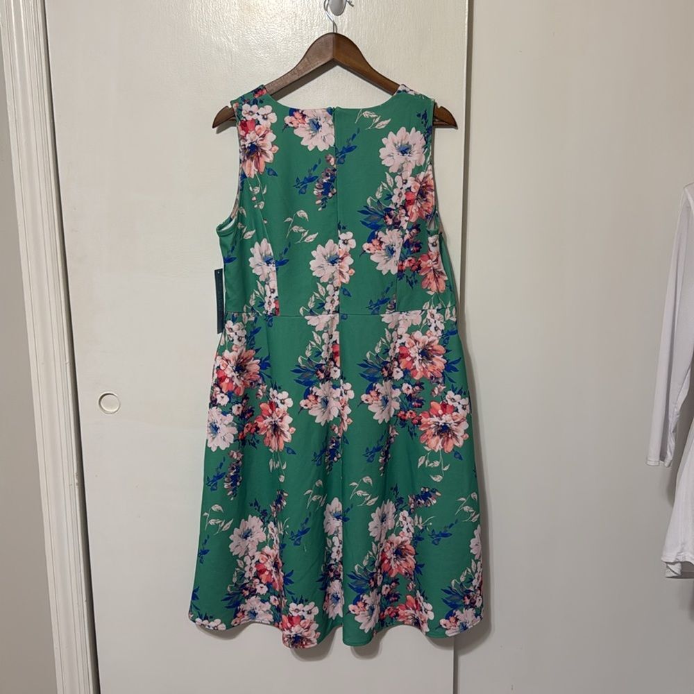 NWT London Times Women's V-Neck Flare Dress Guest of Garden Party Floral Fun - Picture 12 of 15